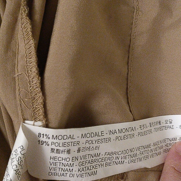 π3 for $20πΈ Zara belted paper bag midi skirt - Picture 3 of 6